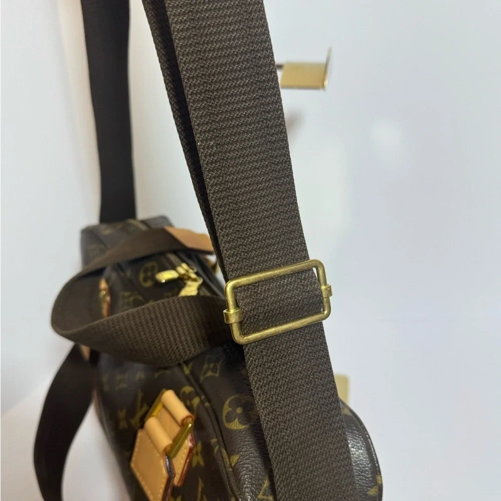 AUTHENTIC Louis Vuitton Dark Brown Monogram Briefcase